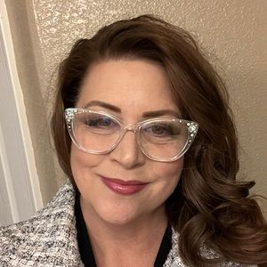 Meet your Posher, Teresa